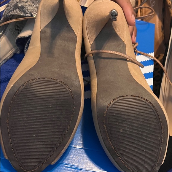 Lace up sandals tan size 9 - Picture 2 of 2